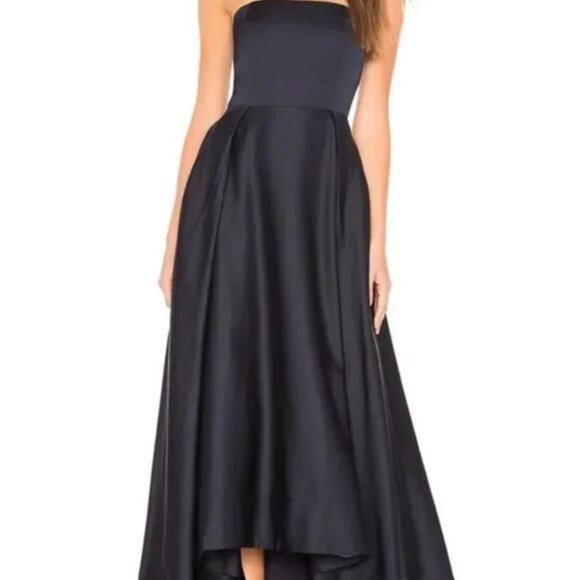 REVOLVE Dresses & Skirts - 🫐 Gorgeous Gown from Revolve!